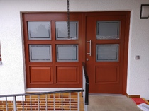 Haustür aus Holz in Hofgeismar